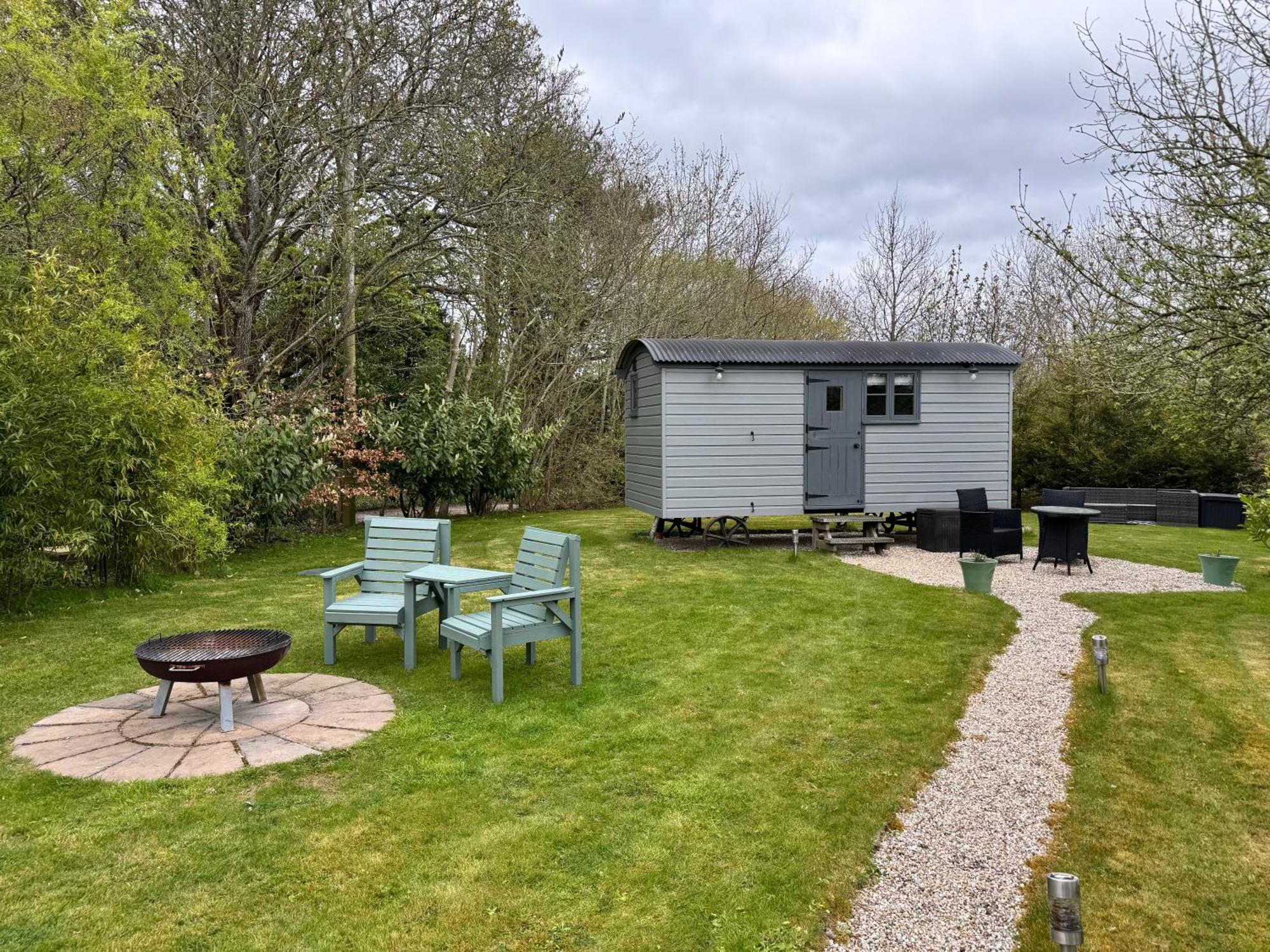 Greatwood Shepherds Hut Μπατλ Εξωτερικό φωτογραφία