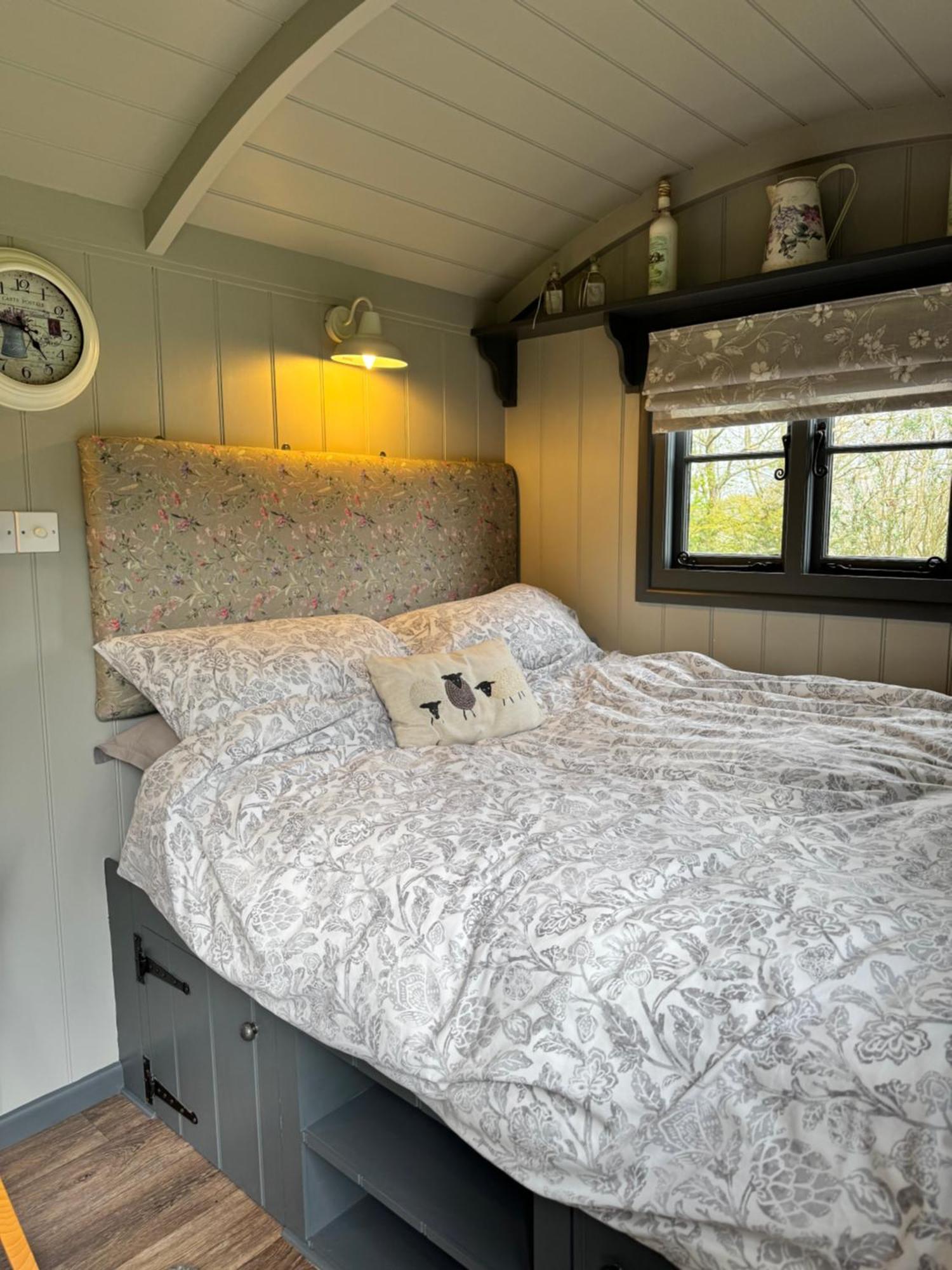 Greatwood Shepherds Hut Μπατλ Εξωτερικό φωτογραφία